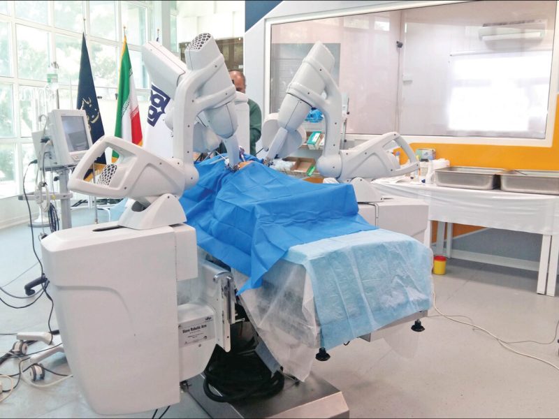 ربات جراح سینا؛ قابلیتها و مزیتها